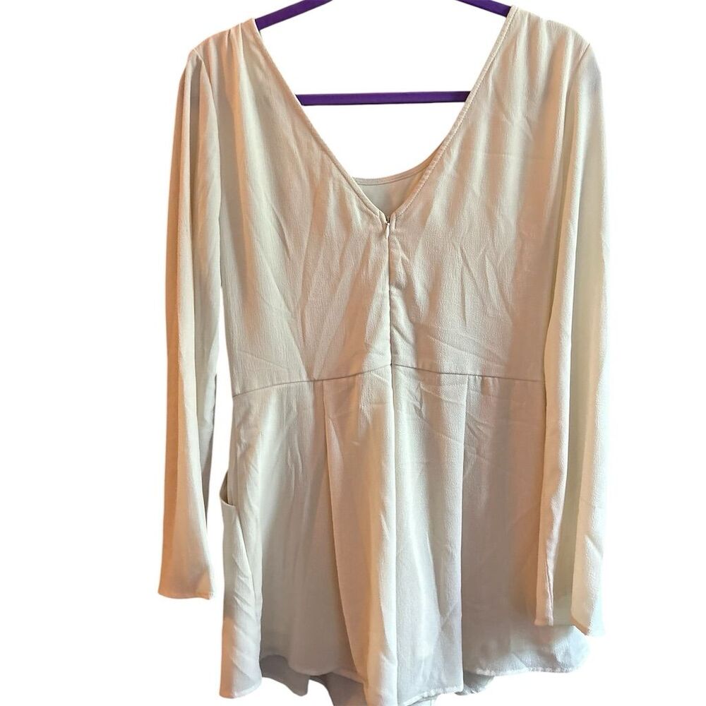 Illa illa Women's Ivory Long Sleeve Scoop short jumpsuit M